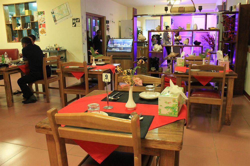 Pacific Crown Hotel โฮนีอารา ภายนอก รูปภาพ