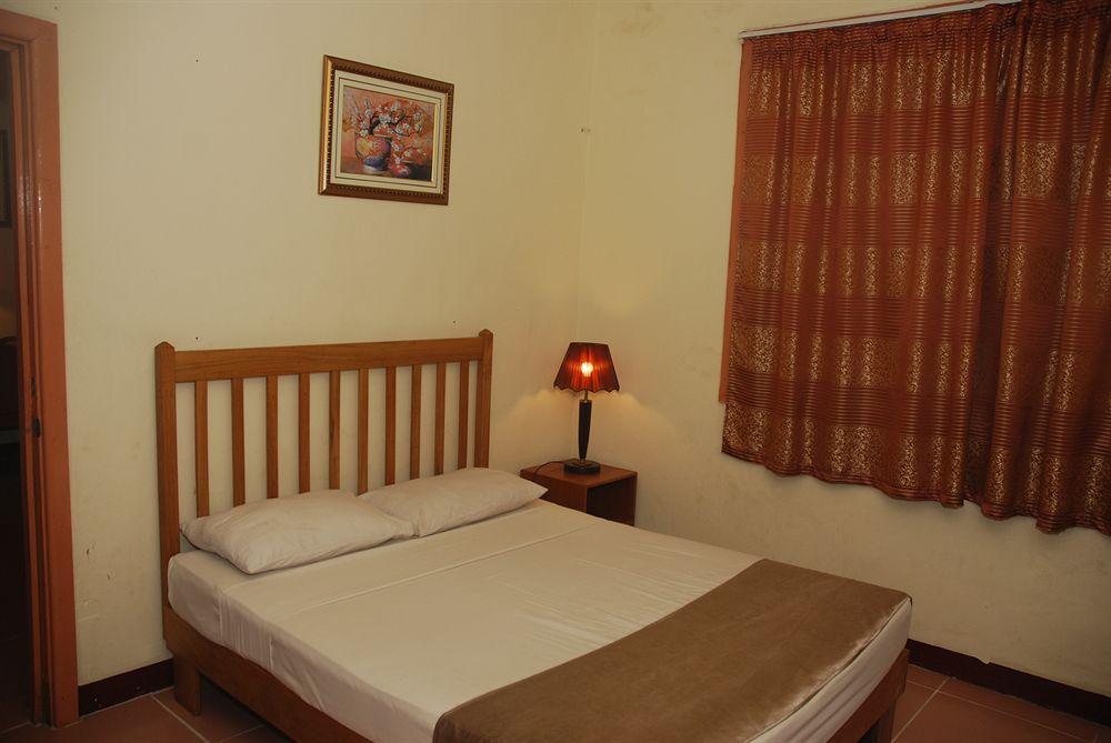 Pacific Crown Hotel โฮนีอารา ภายนอก รูปภาพ