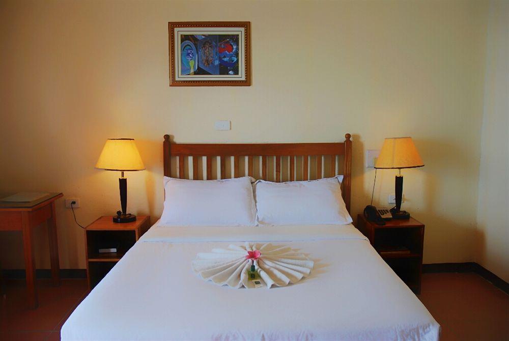 Pacific Crown Hotel โฮนีอารา ภายนอก รูปภาพ
