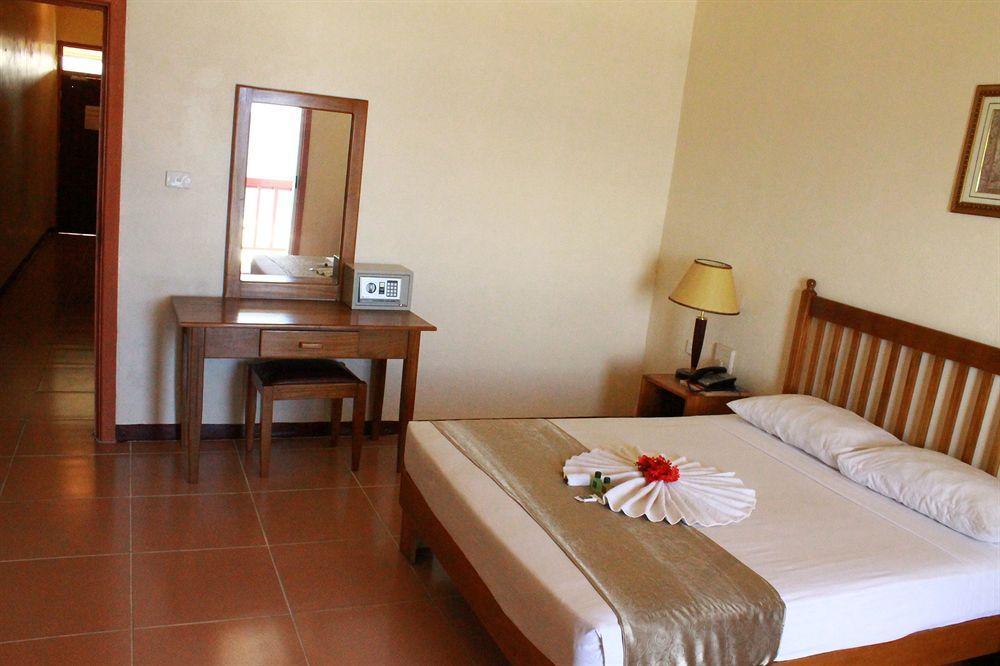 Pacific Crown Hotel โฮนีอารา ภายนอก รูปภาพ