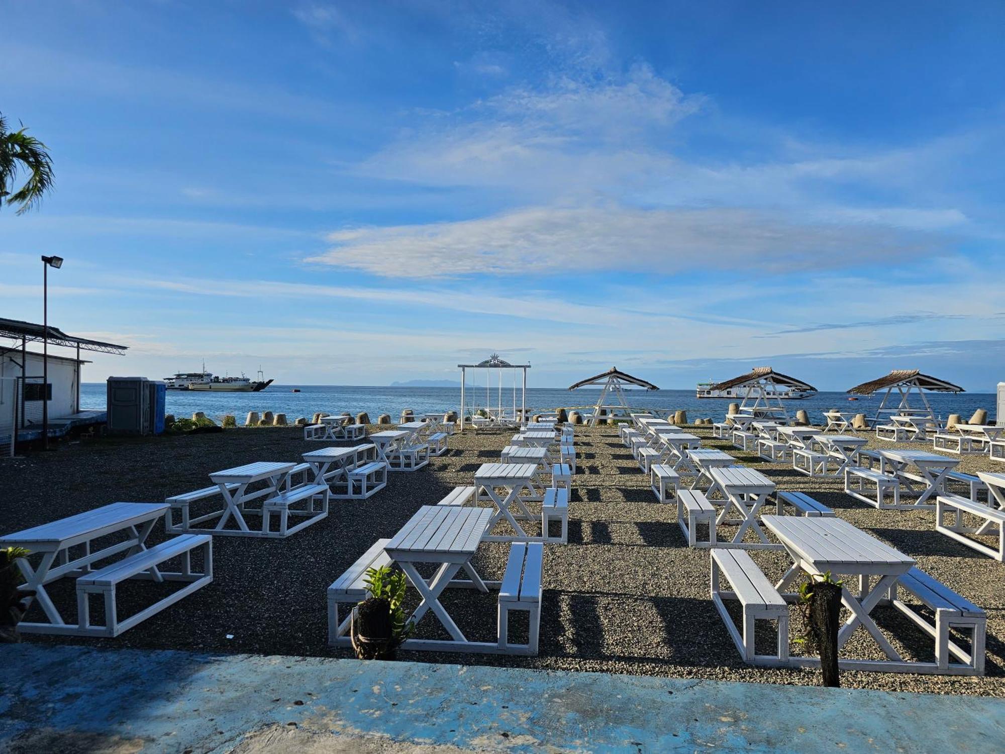 Pacific Crown Hotel โฮนีอารา ภายนอก รูปภาพ
